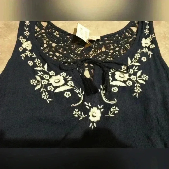 Cape Juby women's medium romper NWT navy with white flowers lightweight - Picture 3 of 7